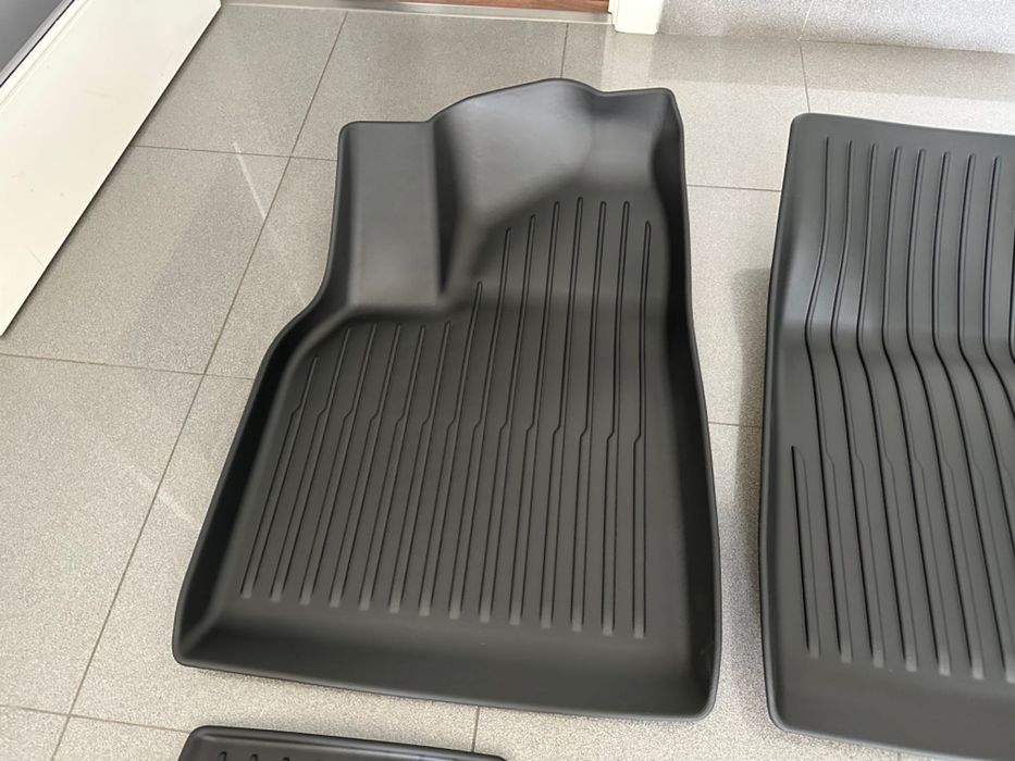 Conjunto 9 Tapetes Borracha TPE All Weather Tesla Model Y 2025 Juniper