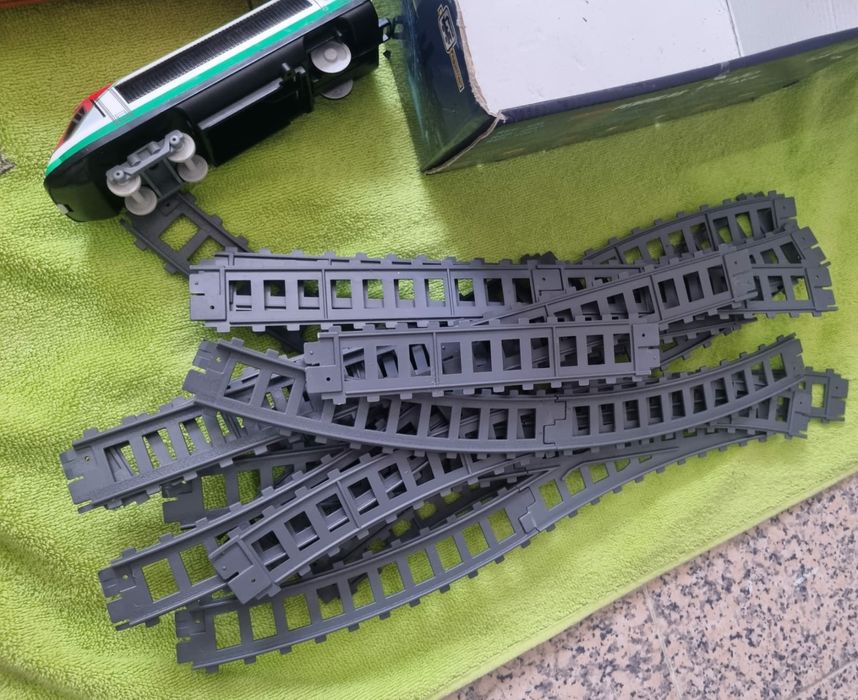 Pista de Comboios para peças não esta Completa