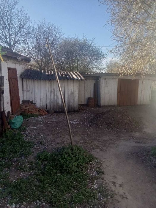 Частина будинку в смт.Вороновиця, вул. Молодіжна. Дві окремі спальні.