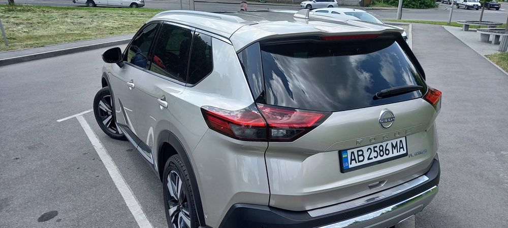 Nissan ROGUE Platinum