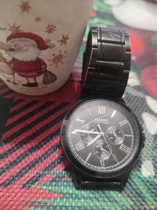 Годинник Casio,купували за кордоном,був у використанi,стан гарний,прац