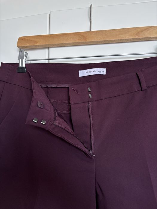 Burgundowe eleganckie proste spodnie Reserved 42