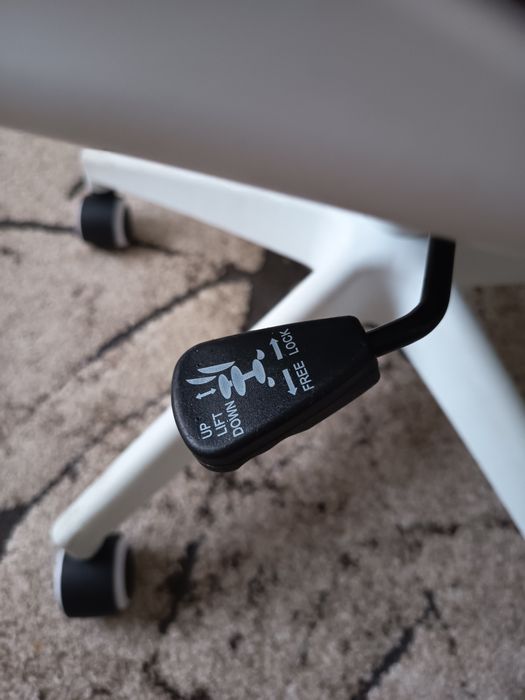 Fotel obrotowy, ergonomiczne krzesło biurowe