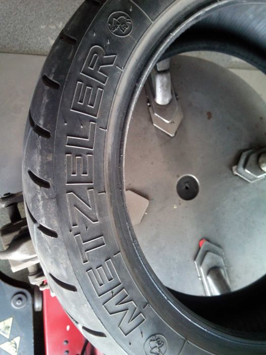 Шина на мото Metzeler 180/60/18 залишок 4-5 мм