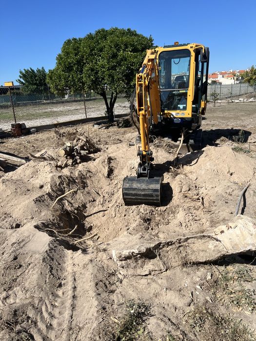 Serviços  de Escavações, Demolições e Limpezas de Terrenos