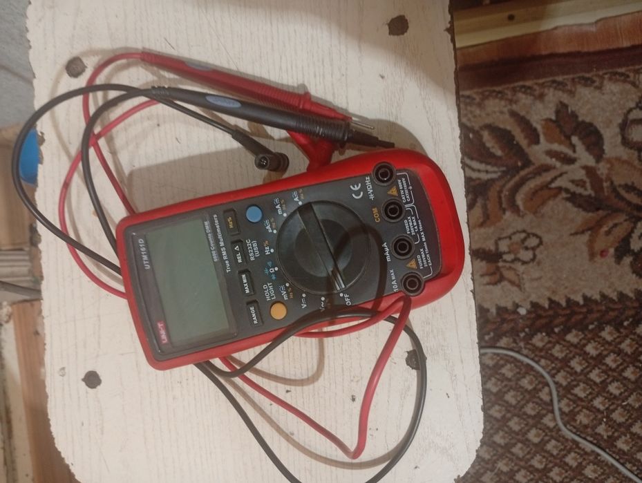 Цифровой мультиметр UNI-T UT-61D