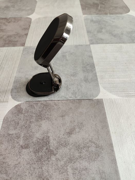 Suporte magnético de telemóvel para carro
