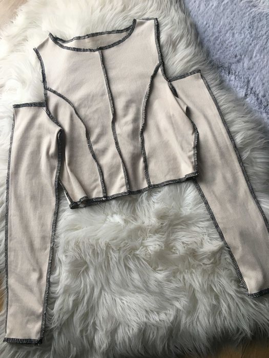 Kremowa bluzka prążkowana z wycięciami XS/S | off shoulder top