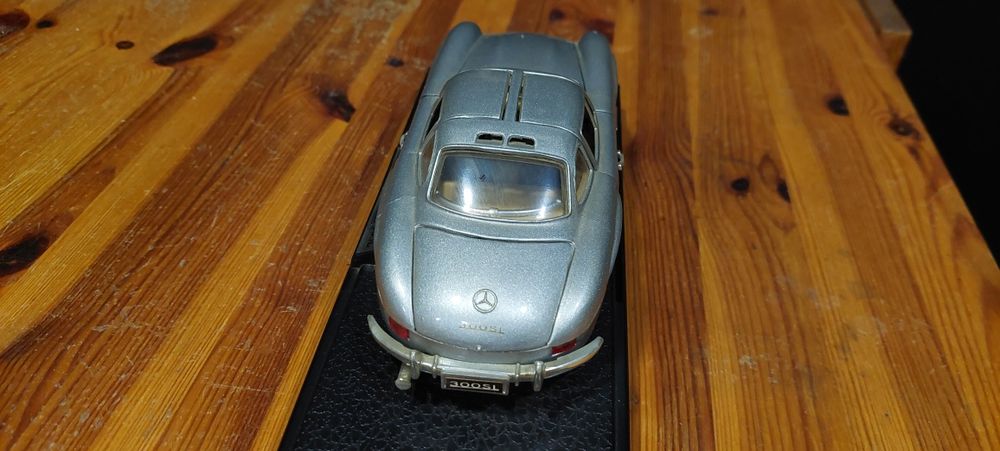 Model 1:24 Mercedes 300SL Bburago