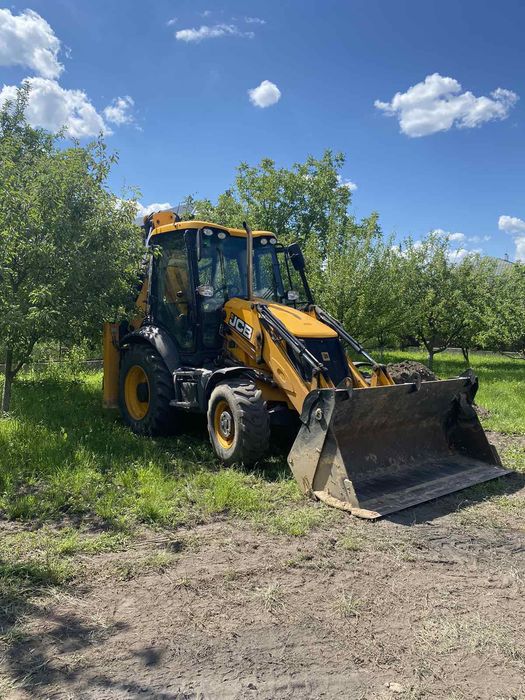 Услуги Экскаватора JCB-3CX.Услуги Самосвалов.Вывоз мусора.Киев и обл.