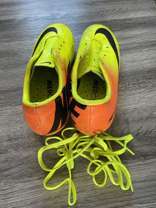 Бутси кроссівки для футболу