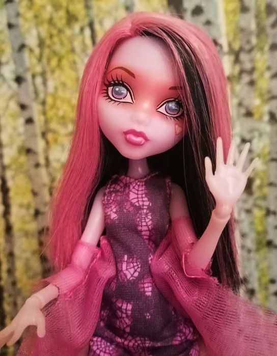 Монстер хай Дракулаура