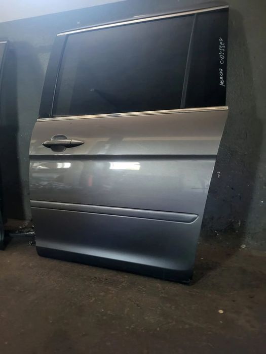 honda odyssey 2010rok drzwi kompletne