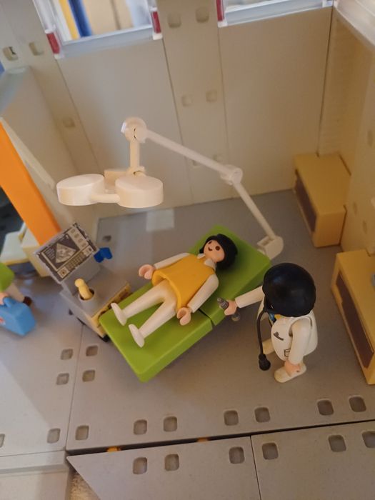 Playmobil duży szpital z wyposażeniem
