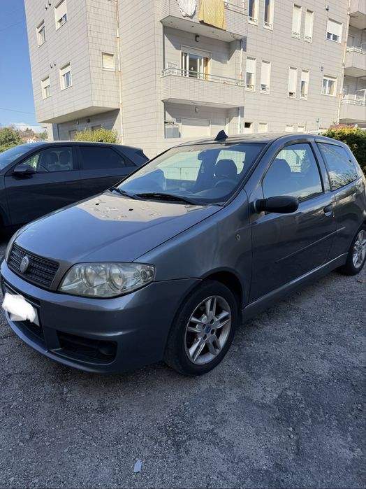 Fiat Punto – 227.450 km – Bom estado
