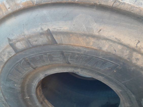 Opony 850/65r25 michelin