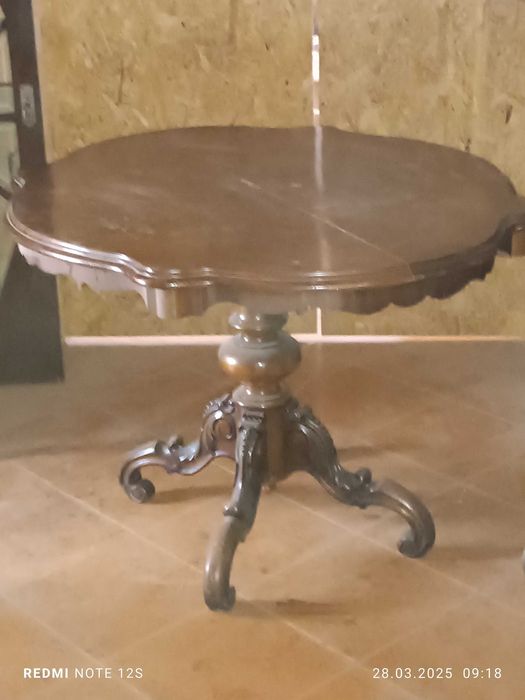 Antyk -piękny rzeźbiony stoł z mechanizmem