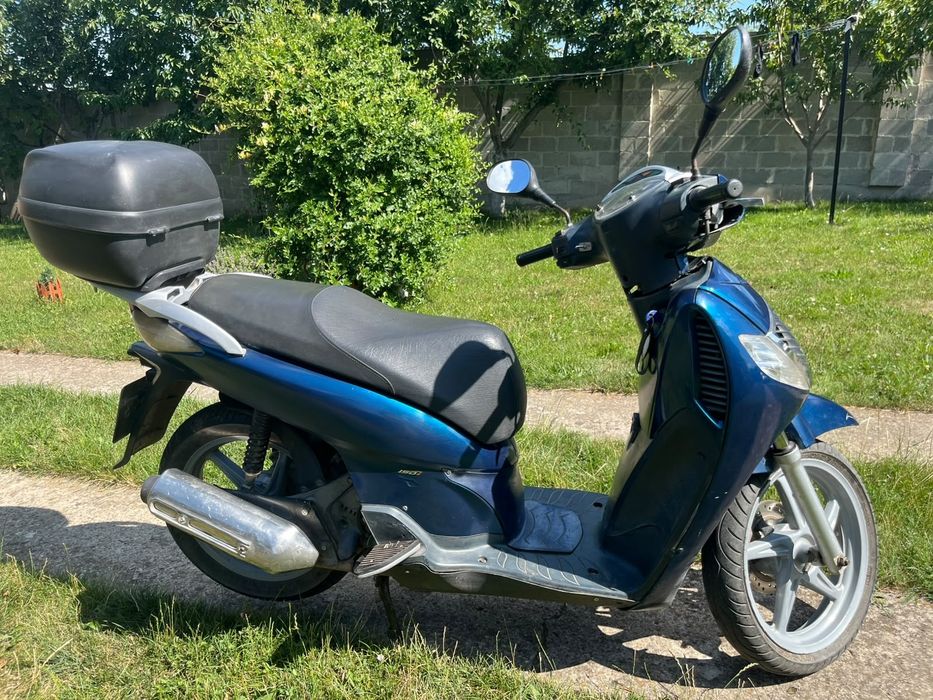 Продам скутор HONDA SH 150