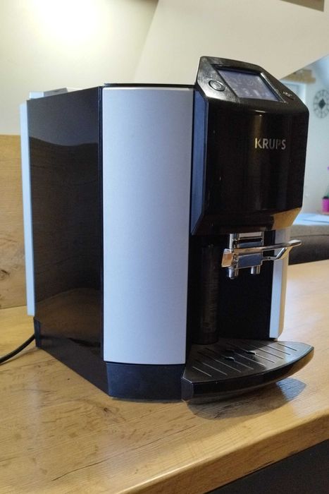 Ekspres do kawy KRUPS EA9010 barista