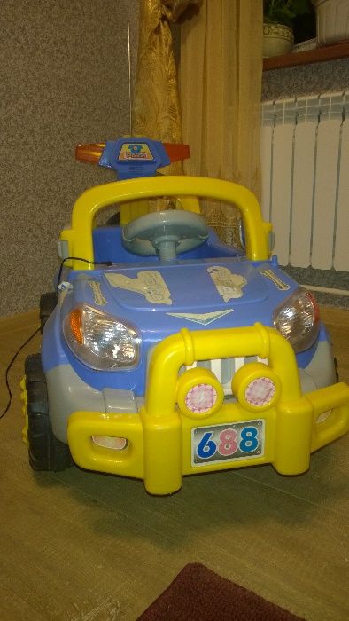 Детский автомобиль на аккумуляторе