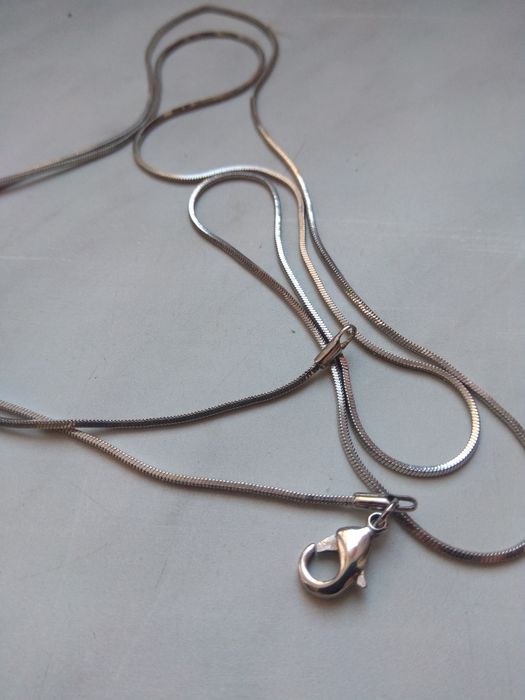 Długi łańcuszek,biżuteria sztuczna