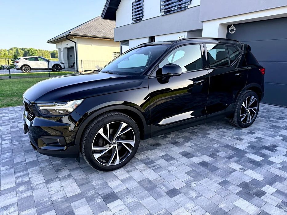 Volvo XC 40 D4 190KM Panorama 4x4 R-DESIGN Serwis ASO Asystenci Radary Bezwypadk