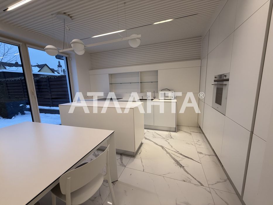 Здається в оренду котедж у Брюховичах, вул. Журавлина