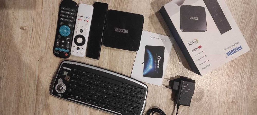 TV BOX. Odtwarzacz multimedialny. MECOOL KM3 4K HDR 4/64 | Android TV
