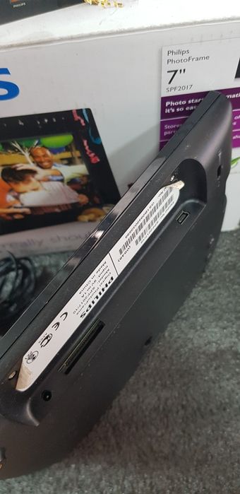 Цифровая фоторамка Philips SPF2017/10