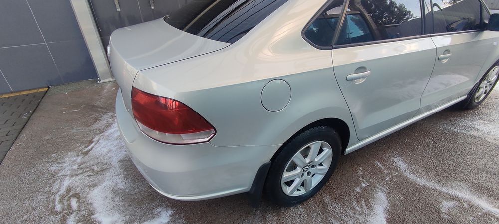 Volkswagen polo sedan