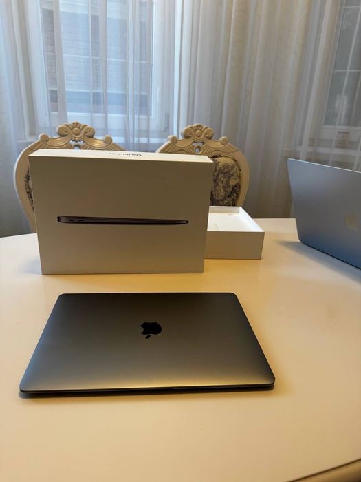 MacBook Air M1 8gb/256gb 500$ 2024 рік