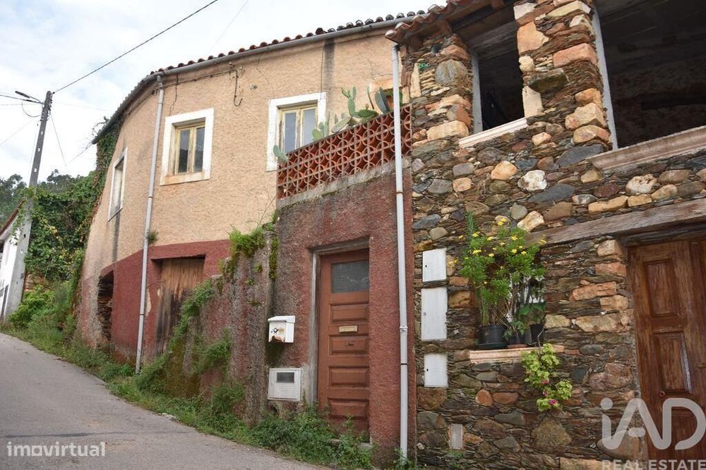 Casa / Villa T3 em Miranda do Corvo de 100,00 m2