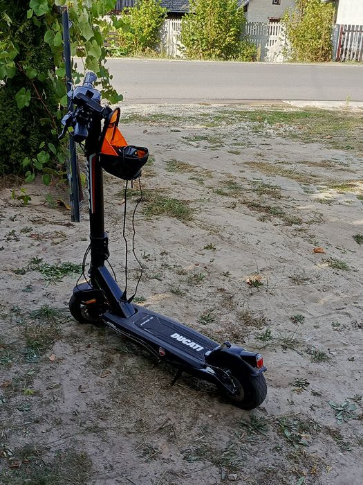 Hulajnoga elektryczna ducati pro 3