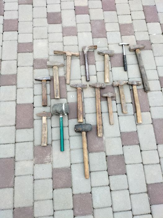 Продам молотки(з ручками)