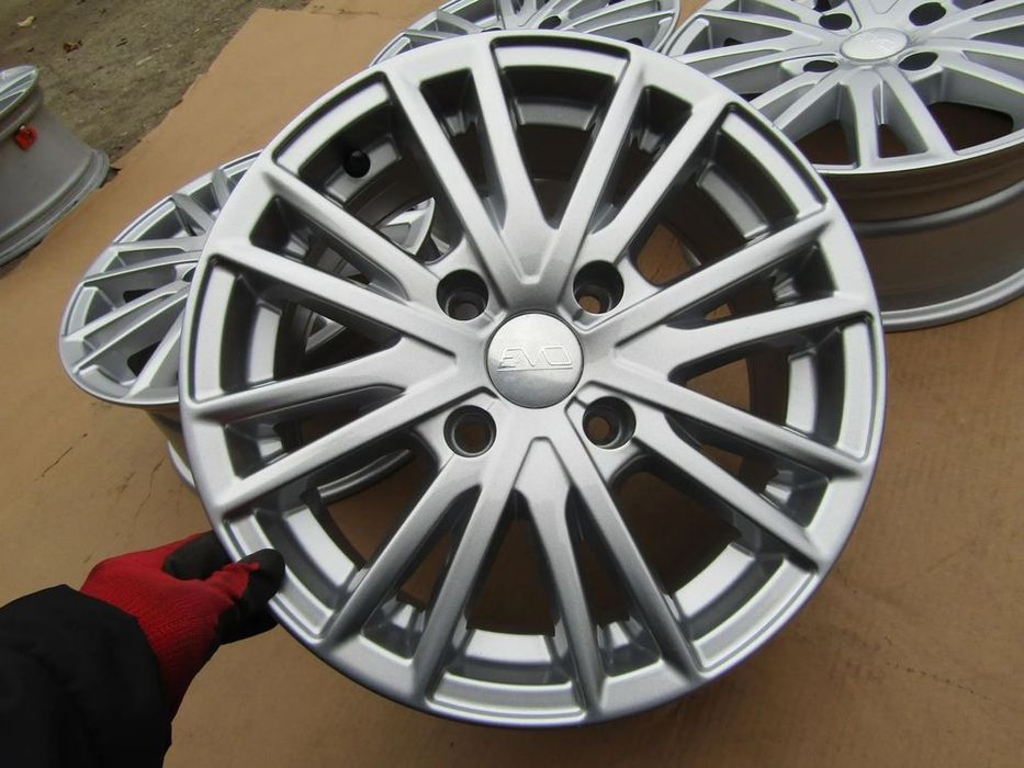 4x nowe felgi 15 kia carens cerato clarus jojce / hyundai coupe lantra matrix volvo v40