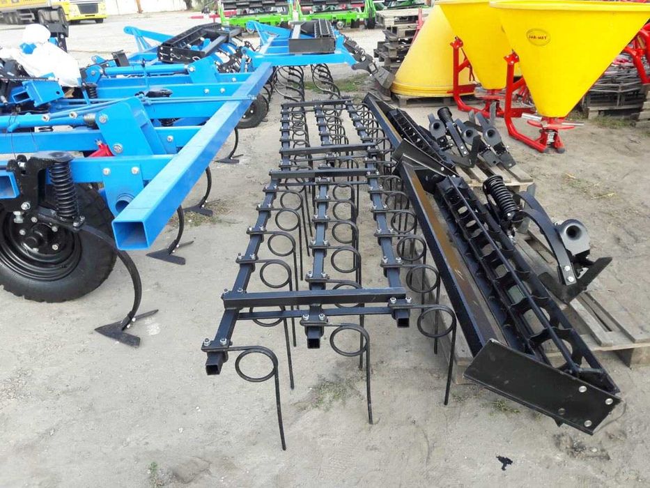 Причіпний культиватор КГШ-4 із пружинними боронами та катками