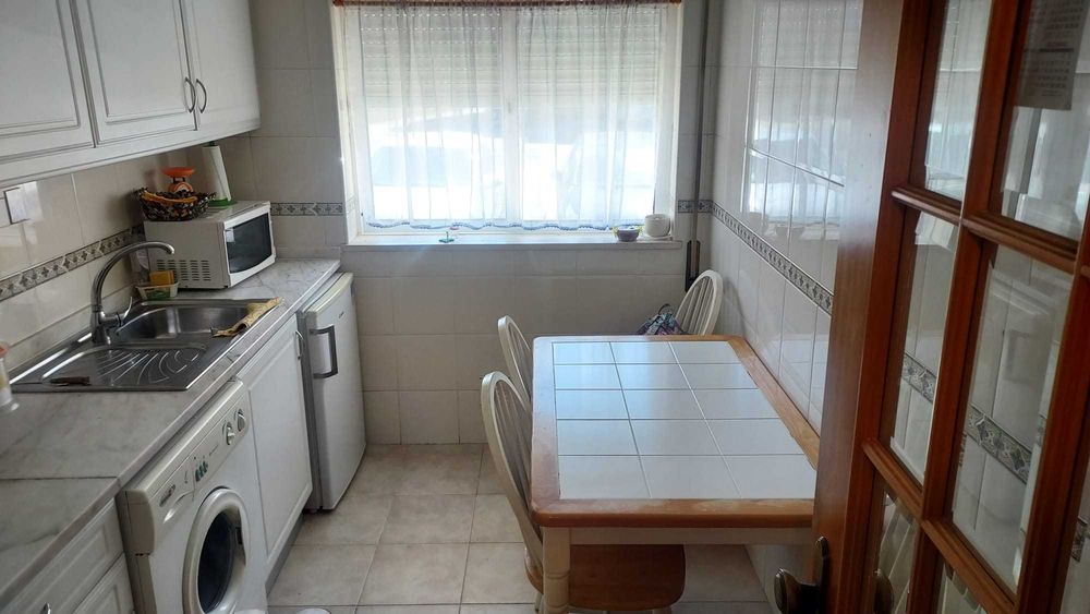 Aluga-se quarto a Estudante em S. Bernardo - Aveiro