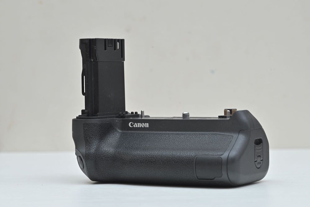 Canon BG-R10 Battery Grip ( R5, R5 C, R6, R6 Mark II ) бустер оригінал