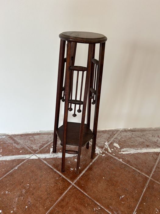 Coluna floreira/ Pedestal Rústico em Madeira para Plantas ou Decoração