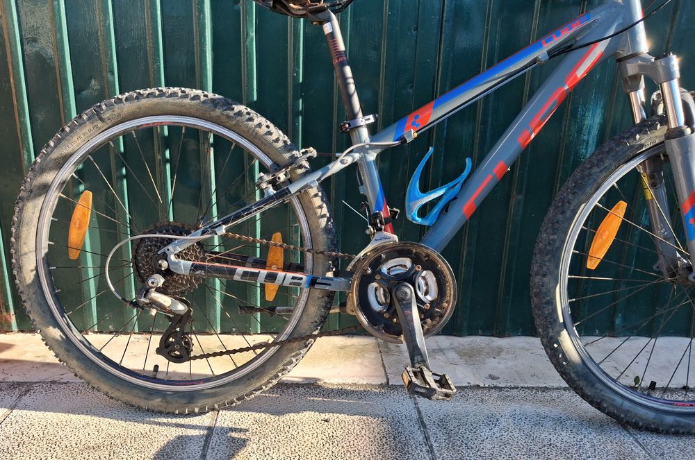 Bicicleta Cube 24" aceito retoma