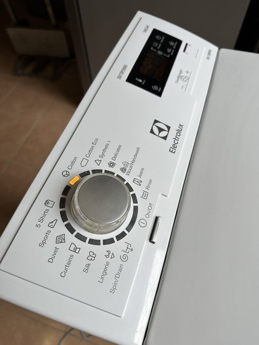 пральна машина Electrolux Mod. EWT1266ELW 6 кг