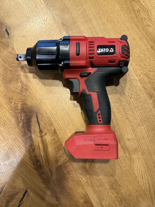 Klucz udarowy Yato 18v 700Nm GW