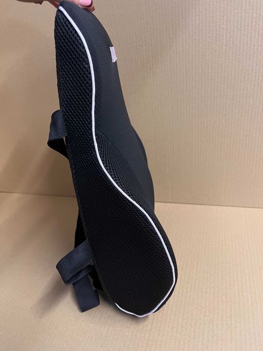 Poduszka lędźwiowa AUVON na fotel do auta