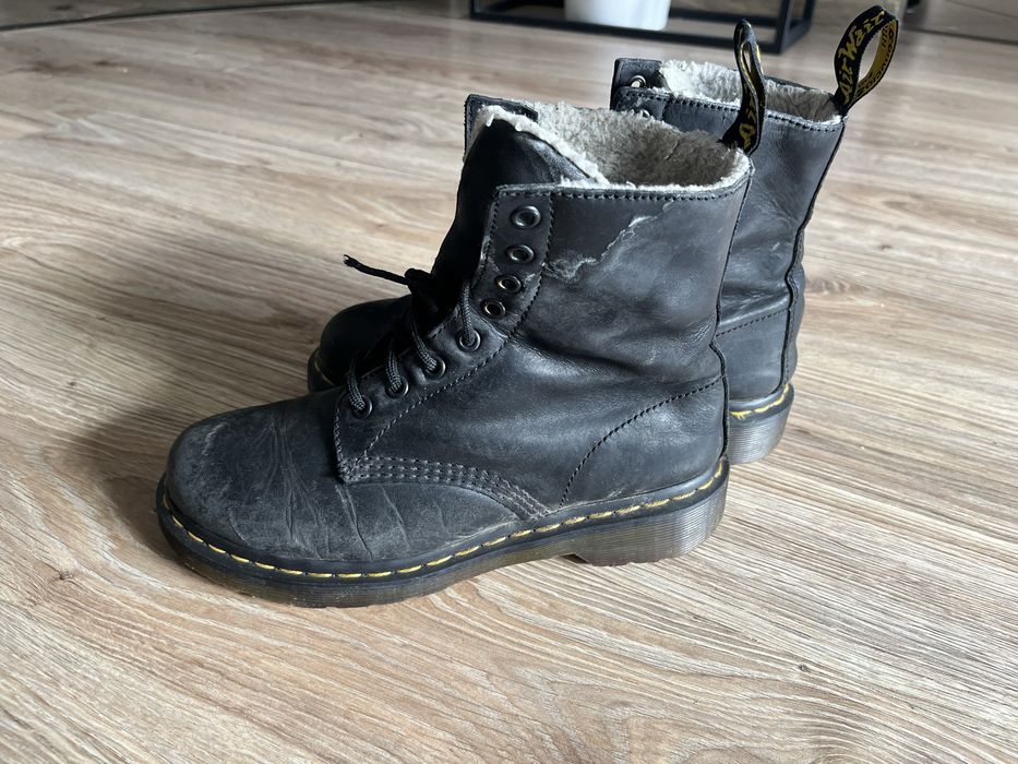 Buty Dr. Martens 38 – klasyczne czarne skórzane, ocieplane