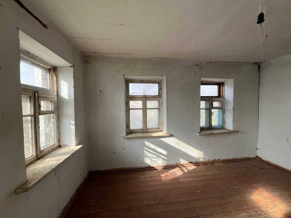 Продам дом с земельным участком 15 соток в  предместье города