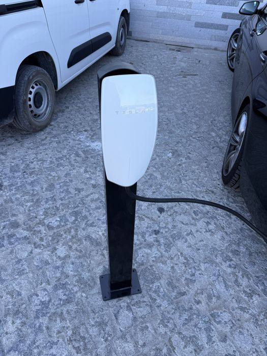 Pedestal carregador tesla wallbox