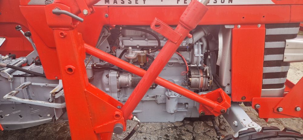 Ciągnik rolniczy massey ferguson