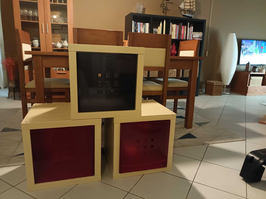 Cubos com caixas Ikea