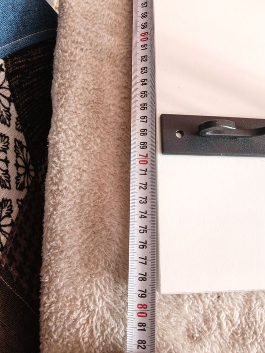 Półka IKEA ze wspornikami