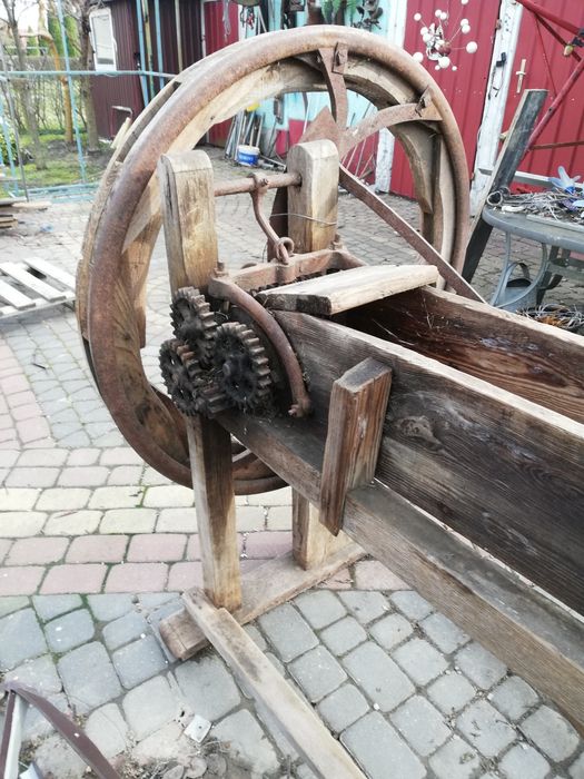 Sieczkarnia na pas tramsmisyiny i na kolbę w